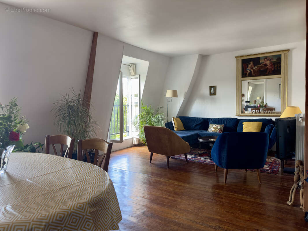 Appartement à PARIS-16E