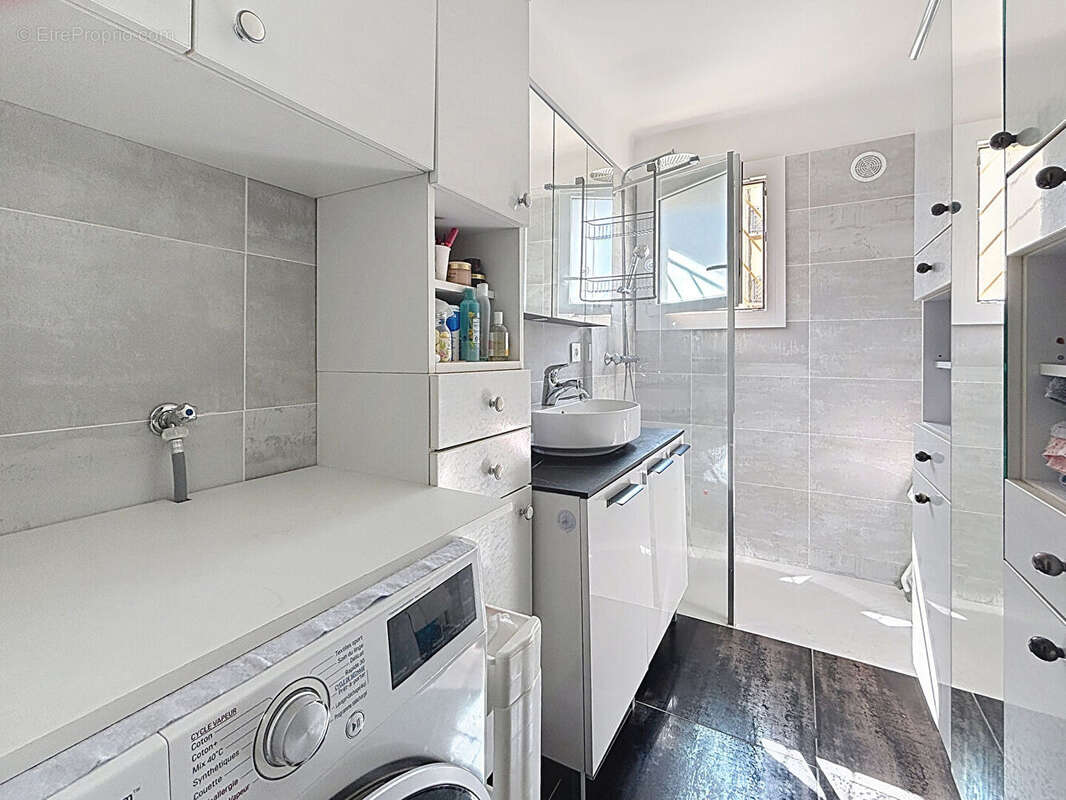 Appartement 71 m² à Six-Fours-Les-Plages  - photo 4