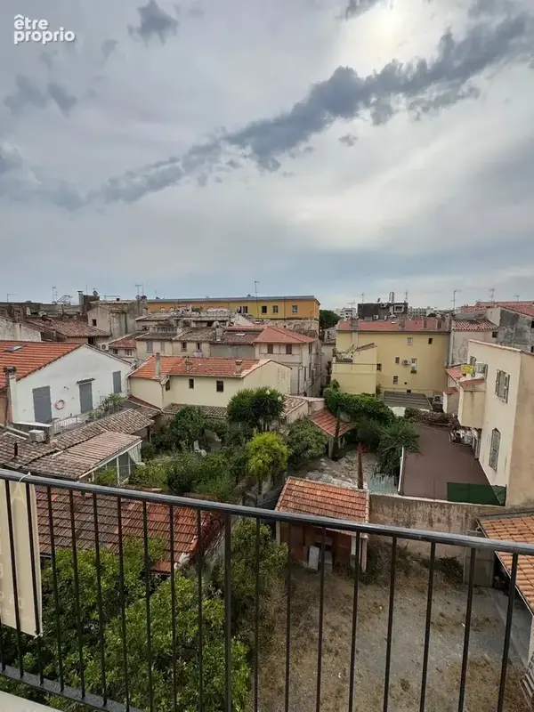 Vieil Antibes: Superbe 3 Pièces rénové - 2ème étage - Balcon - Vue dégagée - photo 8