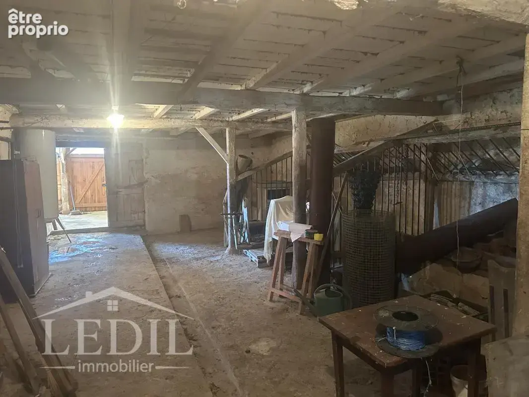 Corps de ferme avec dépendances - photo 7