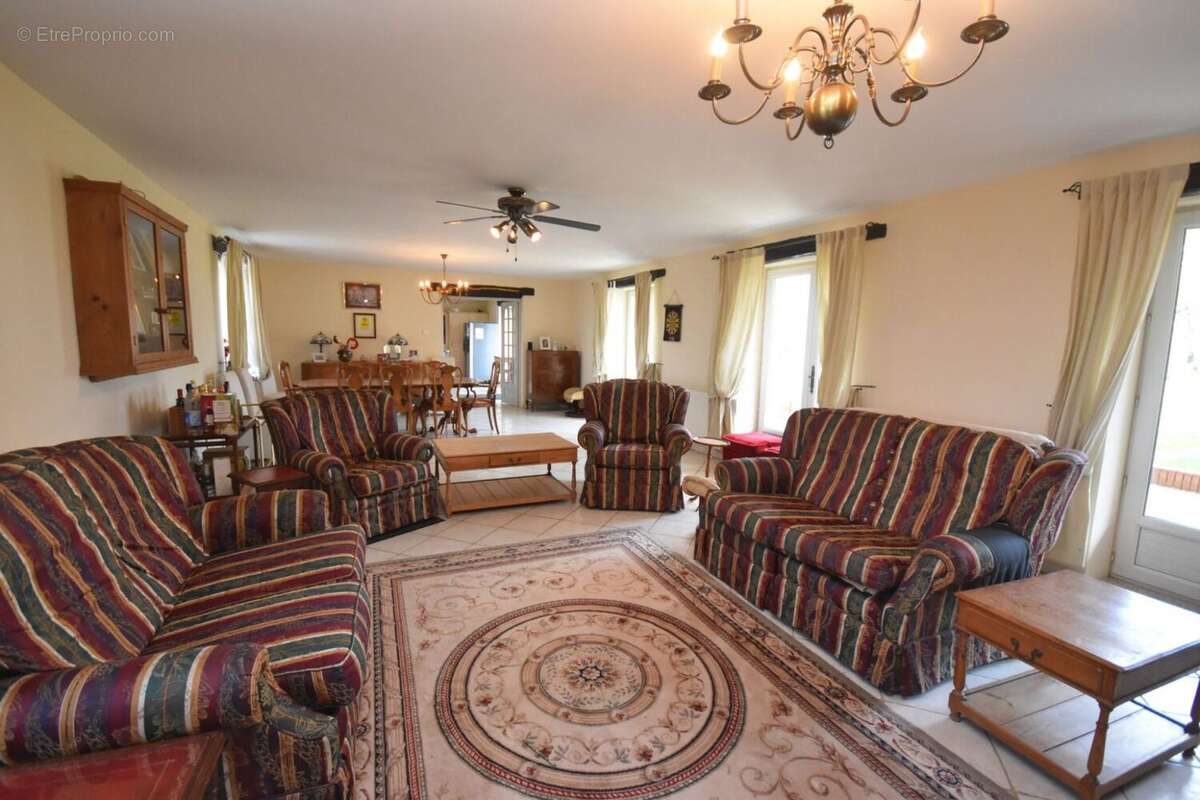 Maison à LA BAZEUGE