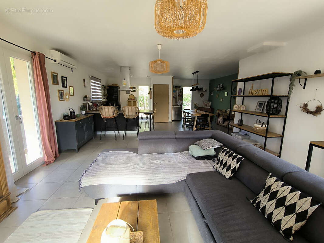 Maison à RIBAUTE-LES-TAVERNES