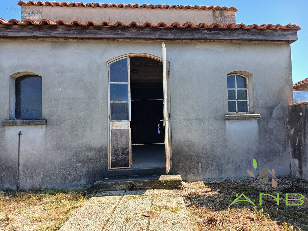 Maison à RUELLE-SUR-TOUVRE