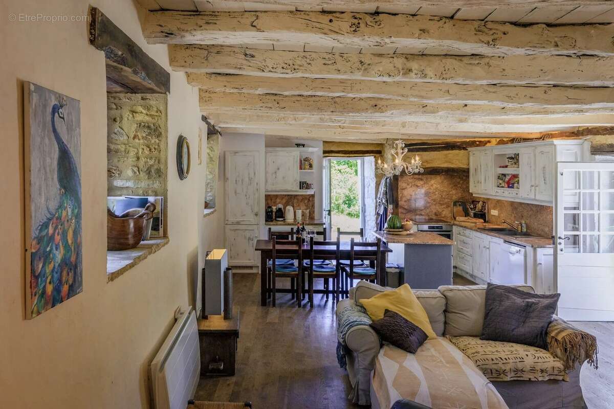 Charmante maison en pierre du Périgord avec piscine et vue sur la campagne - photo 5