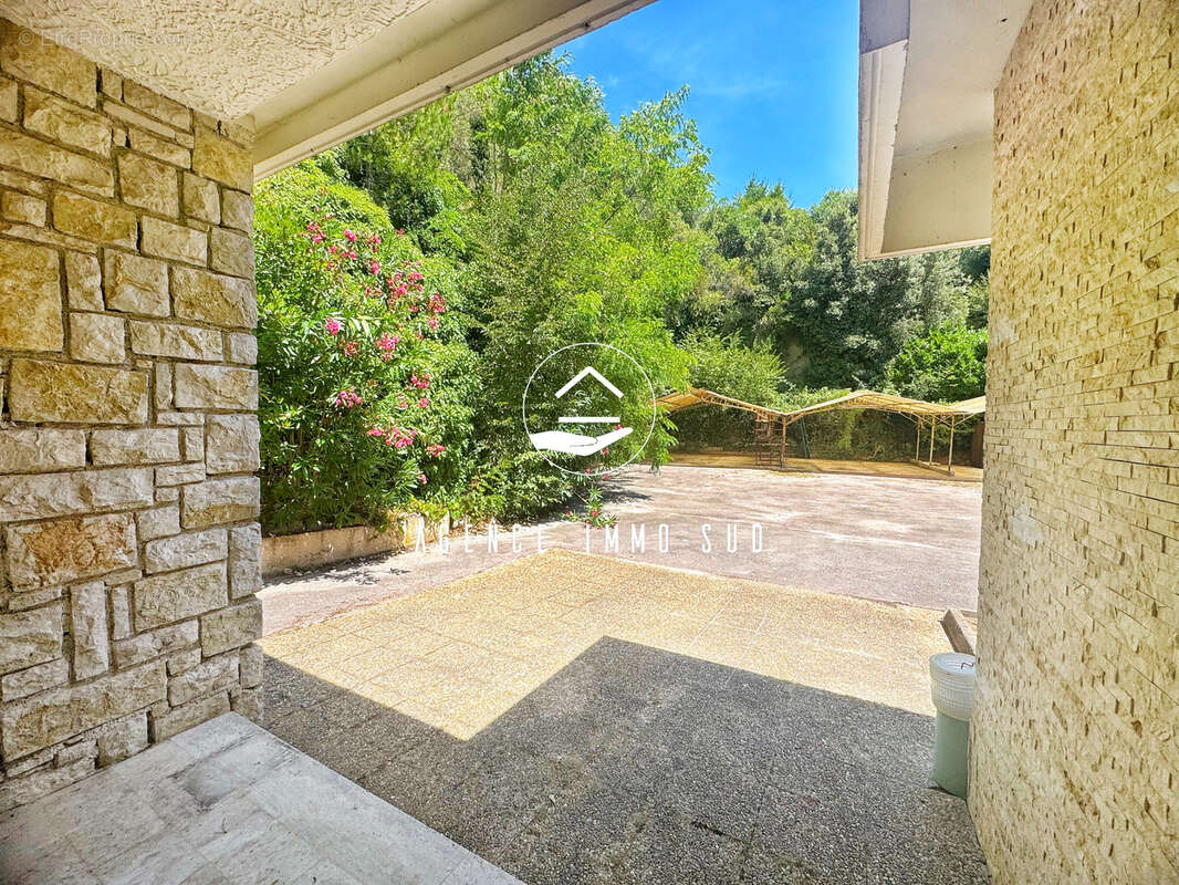 Maison à CAGNES-SUR-MER