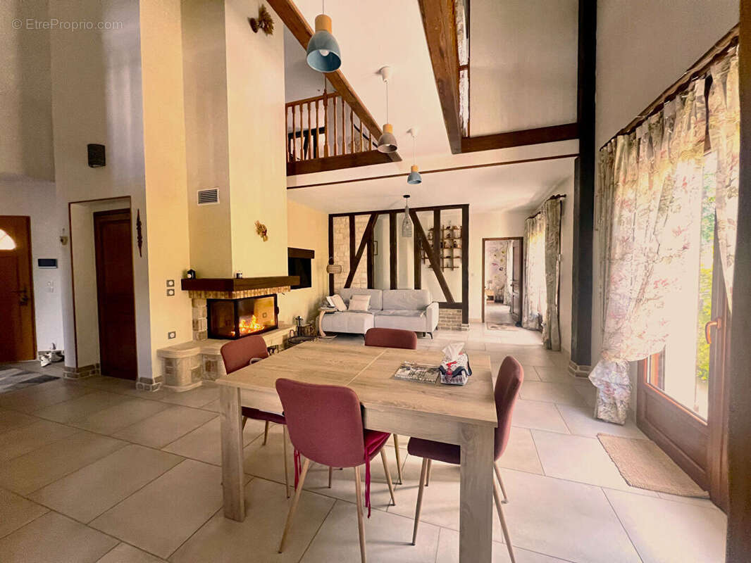 Maison à MONTIGNY