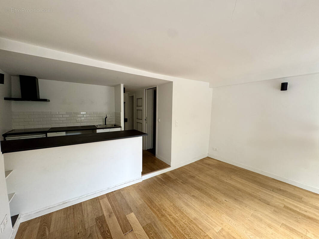 Appartement à PARIS-3E