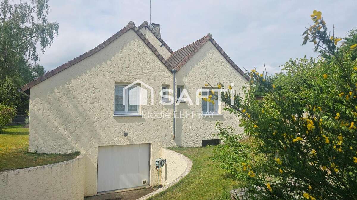 Maison 135 m² à Brette-Les-Pins  - photo 2