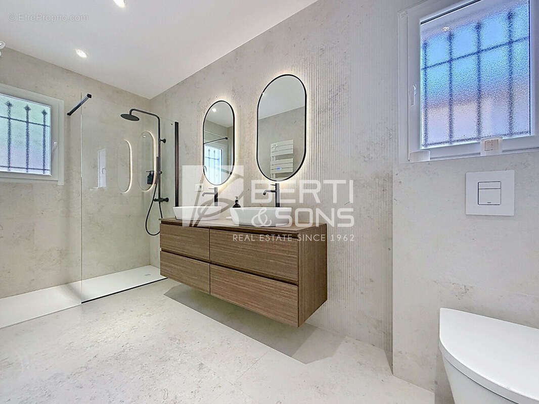 Les adrets de l'esterel - villa renovee 7 pieces avec 4/5 chambres  - piscine a debordement - vue feerique ! - photo 12