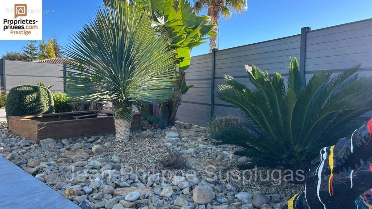 Maison à SAINT-CYR-SUR-MER