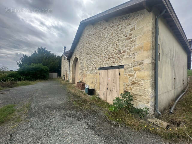 Maison à SAINTE-CROIX-DU-MONT