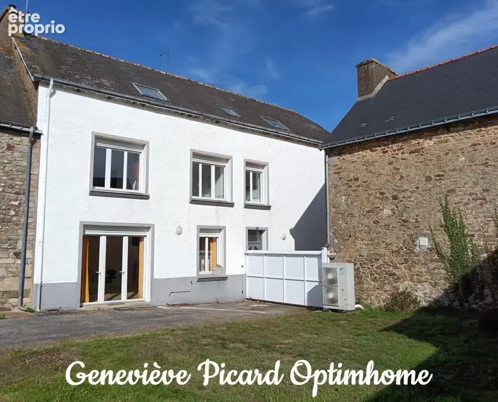 ​Maison de caractère en pierre de 189 m² — 5 chambres, dépendance et cour en cœur de bourg - photo 2