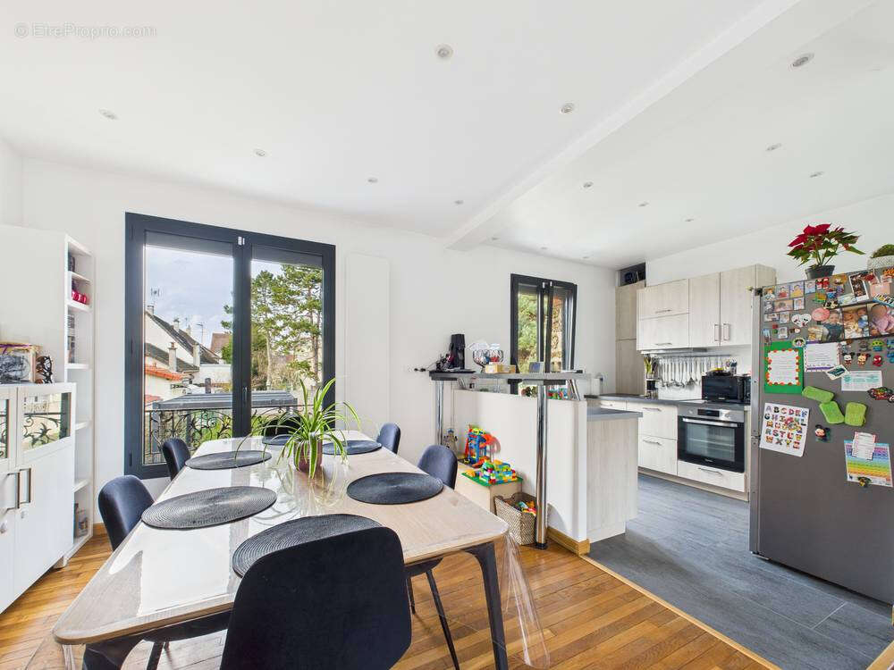 Maison à SARTROUVILLE