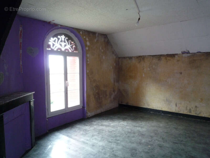 Maison à MONTDAUPHIN