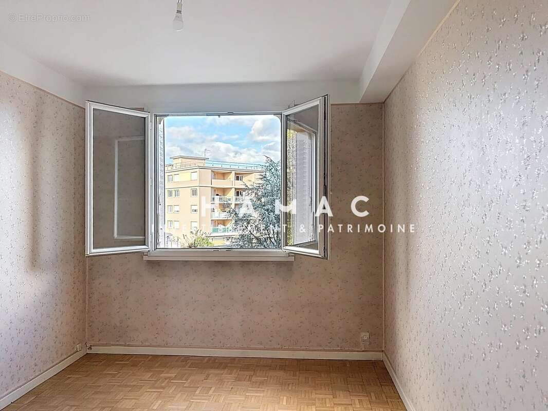 Appartement à SAINTE-FOY-LES-LYON