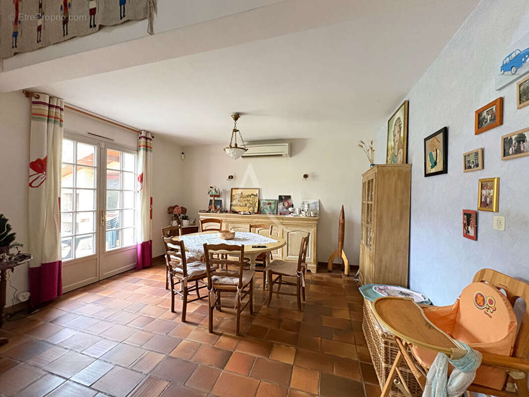 Maison le chatelet en brie - 7 pièce(s) - 155.87 - photo 3