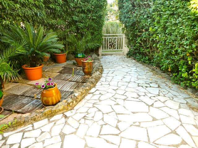 Appartement à COGOLIN