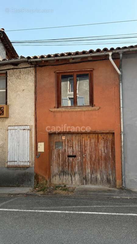 L'Isle En Dodon – Maison de village mitoyenne à rénover avec 700 m² de terrain, toiture neuve et fort potentiel - photo 4