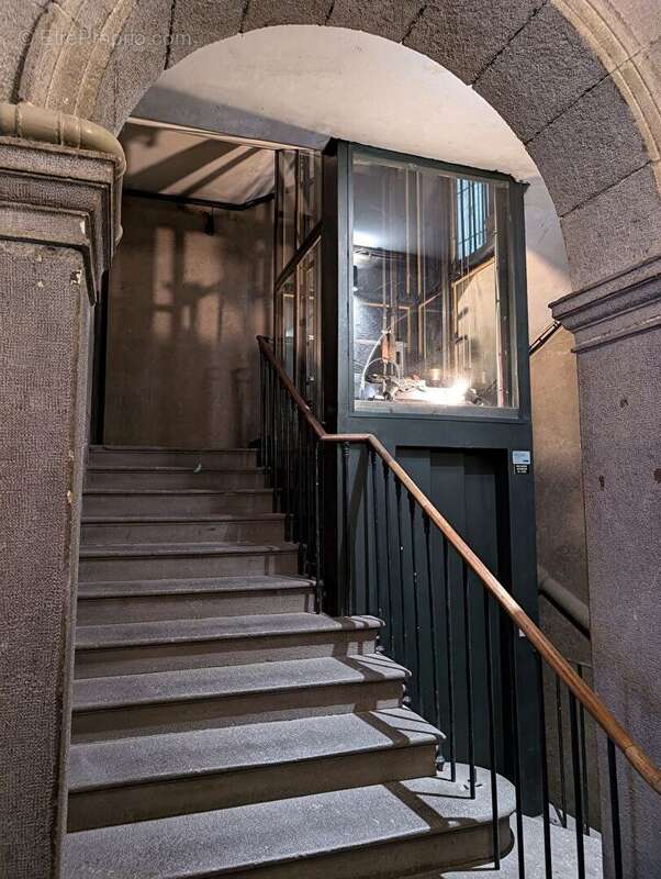 Secteur cathédrale - t6 au calme absolu  - dernier etage avec ascenseur - photo 7