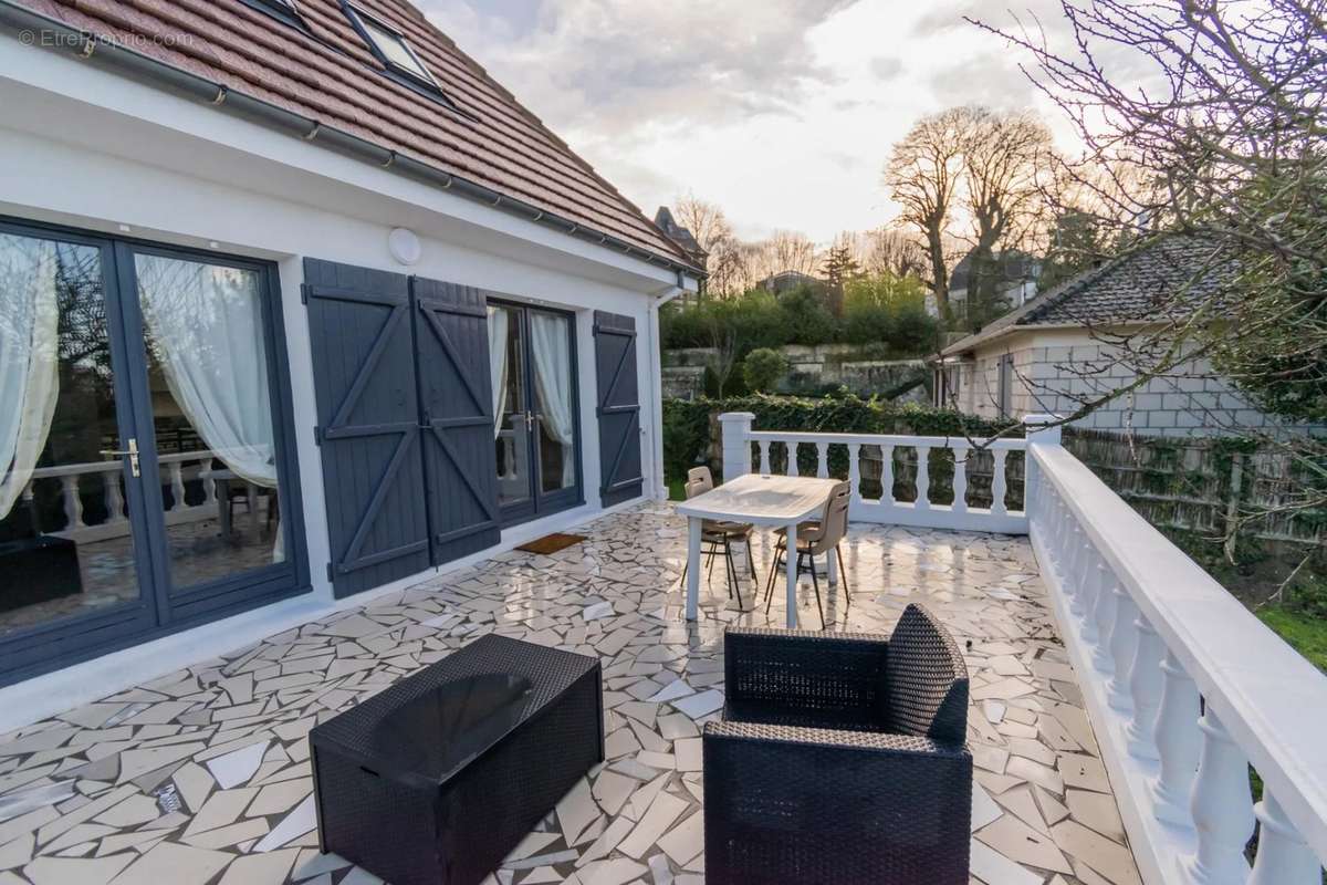 Maison à MONTMORENCY