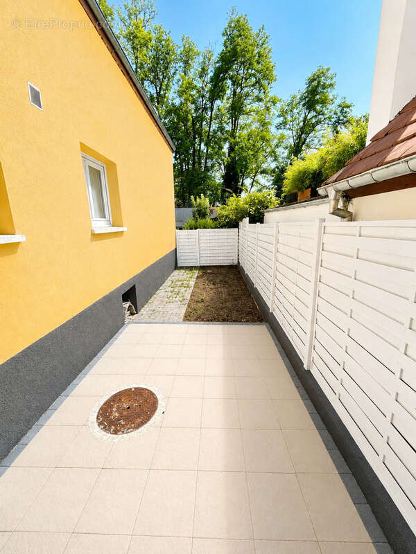 OSTWALD (67540) - Maison 3 pièces de 79m2 habitables et de 95m2 au sol sur un terrain de 1are57. - photo 11
