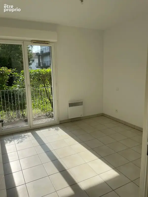Proche Mairie de quartier prisé de Saint Augustin appartement T4 BBC Terrasse et parkings - photo 16