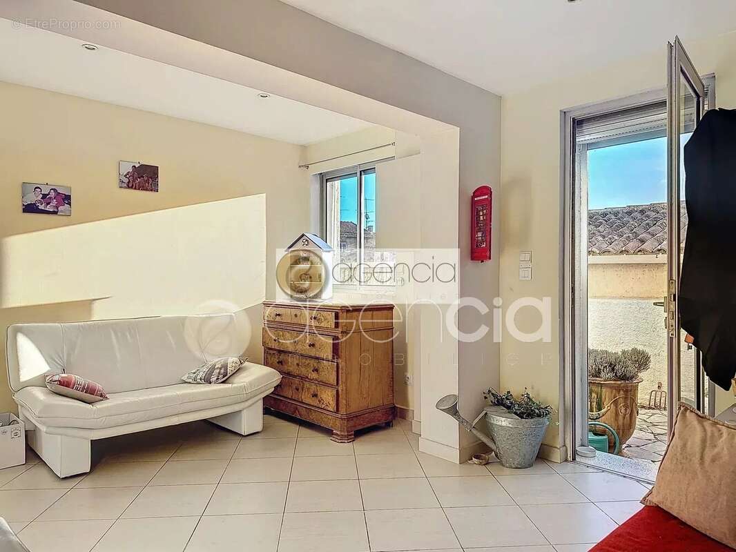 Cannes – Montrose  Spacieuse Villa de 303 m² avec Piscine et Appartement Indépendant - photo 8