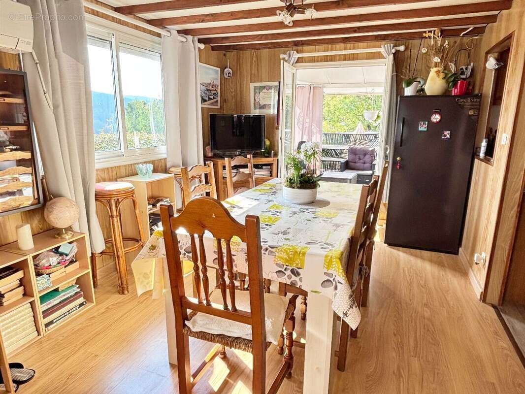 Maison à ROQUEBRUNE-SUR-ARGENS