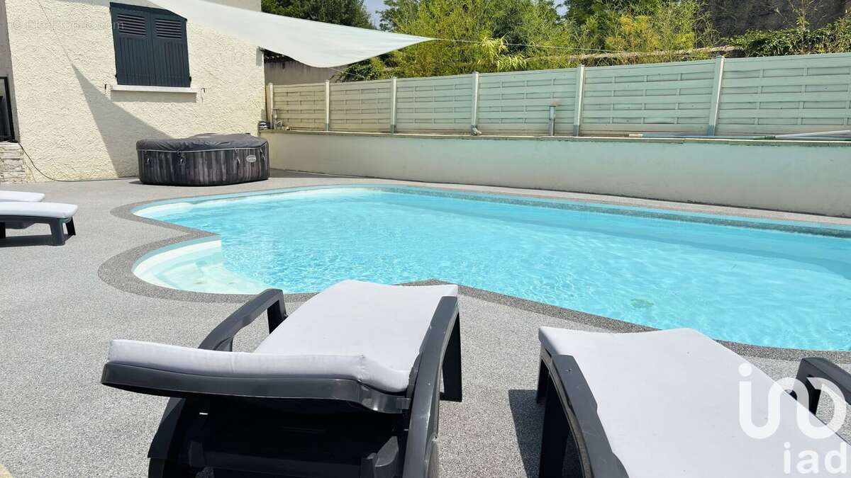 Maison 206 m² à Saint-Martin-D'ardeche  - photo 3