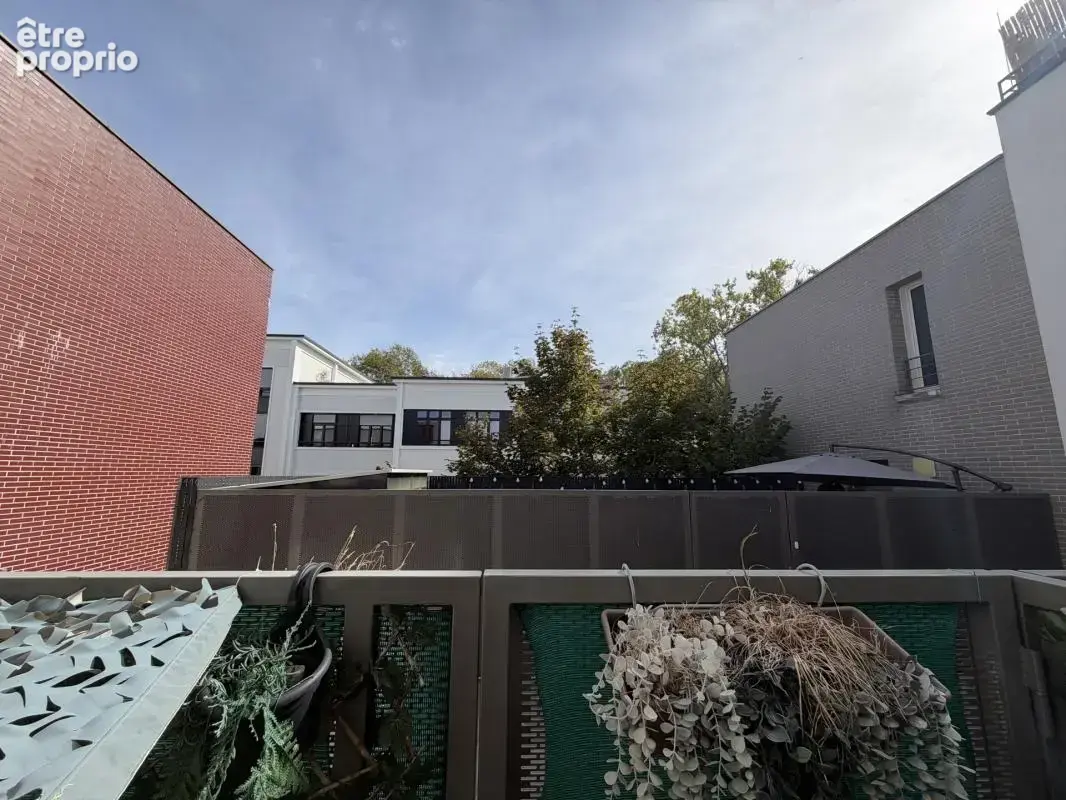 Stains - beau duplex - 3 pieces de 60m² - au 1er et dernier - photo 16