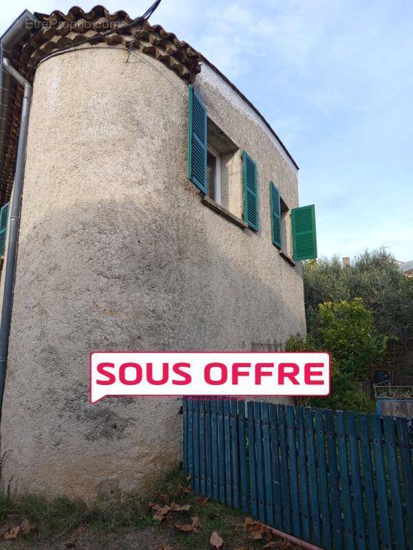 Maison à MALATAVERNE