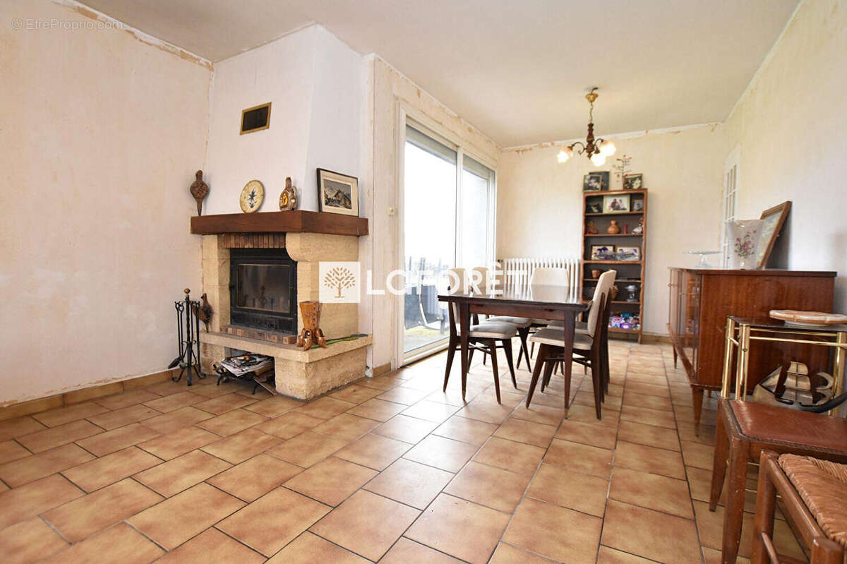 Maison à ARPAJON-SUR-CERE