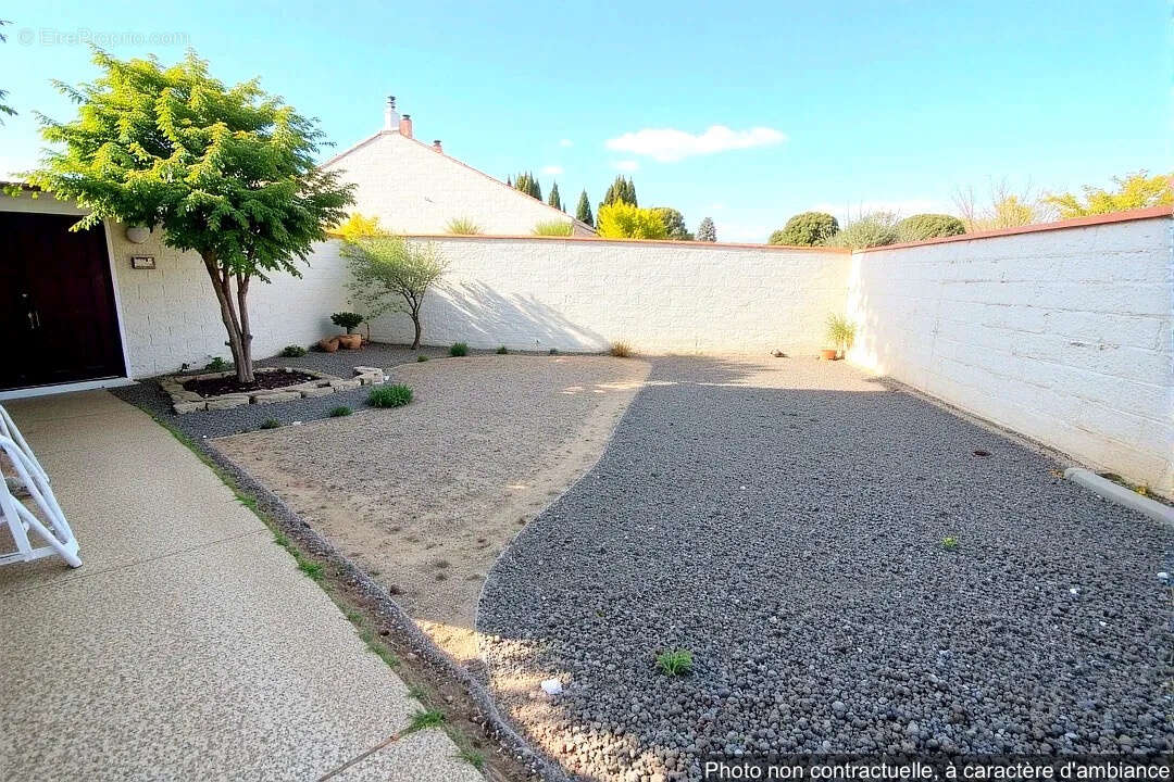 Maison à VIC-LA-GARDIOLE