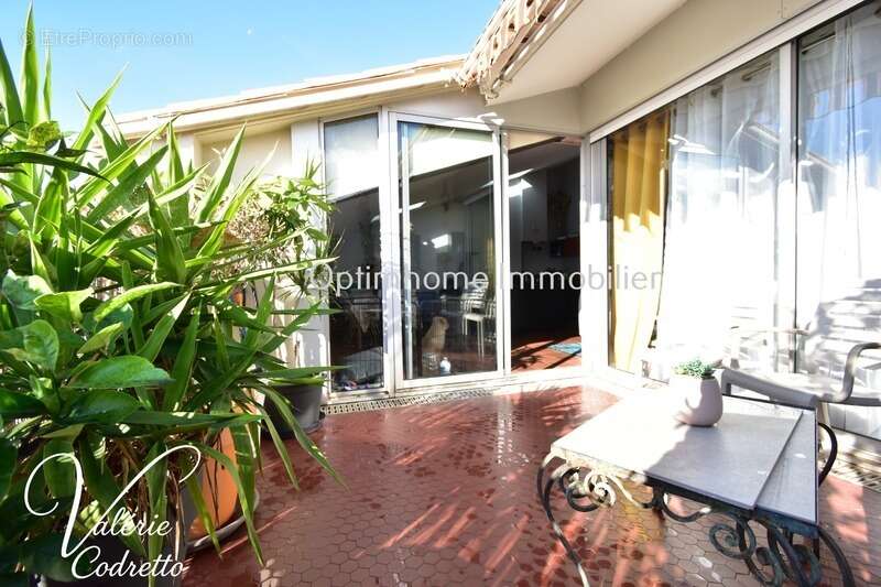 Appartement à HYERES