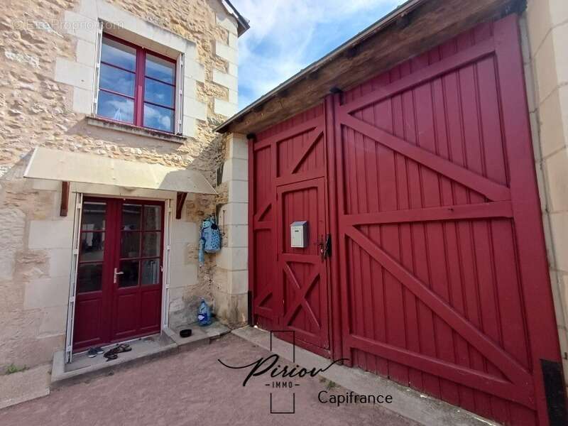 Immeuble de rapport, T2, T3, T3, proximité château, centre ville - photo 11