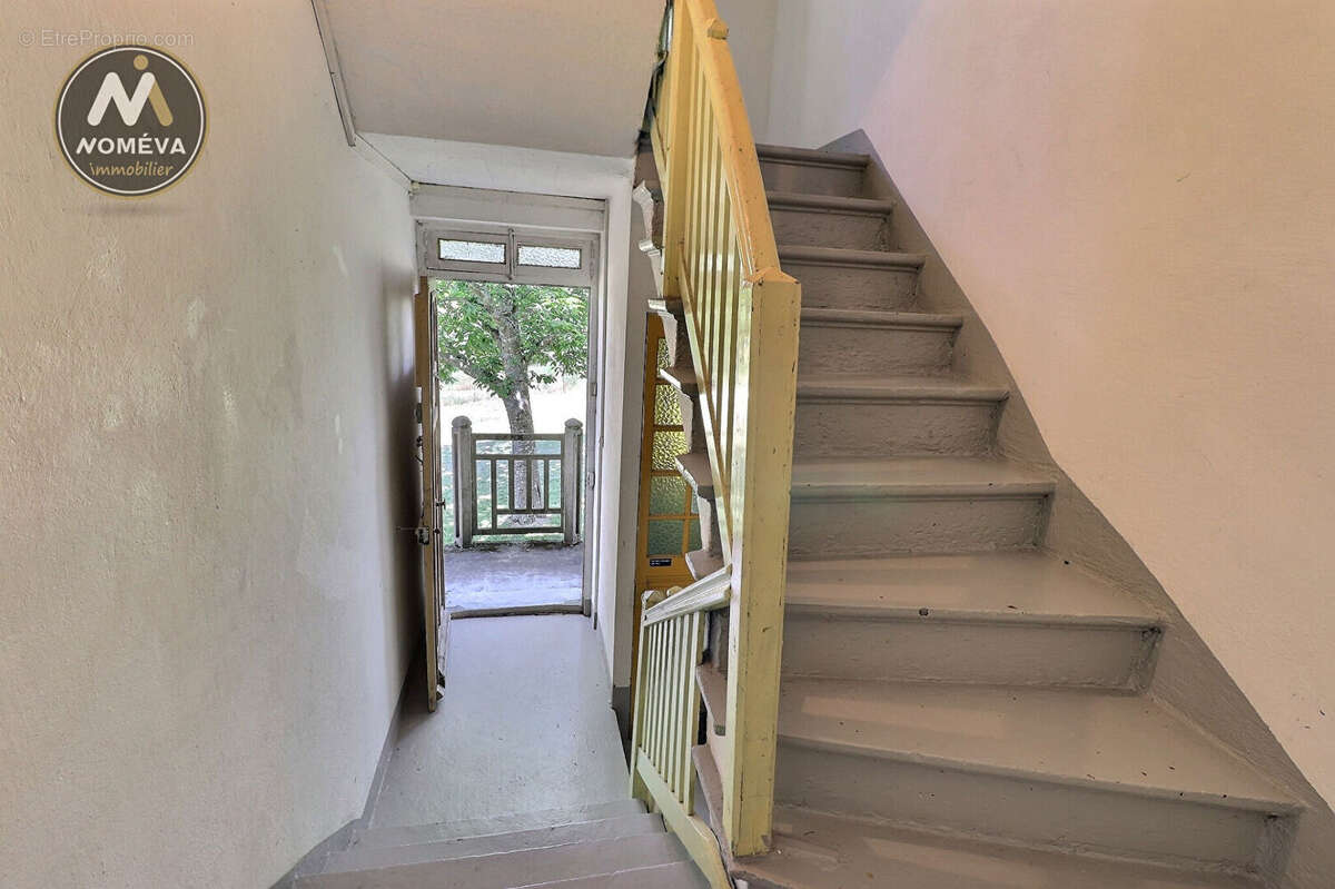 Maison - Saint Romain Lachalm - 6 pièce(s) 140 m2 - photo 9