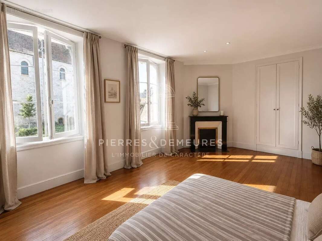 Maison à MEHUN-SUR-YEVRE