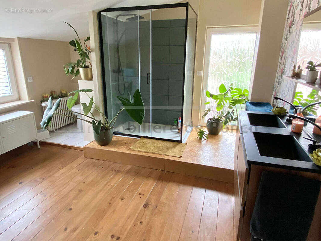 Maison 240 m² centre bourg - photo 11