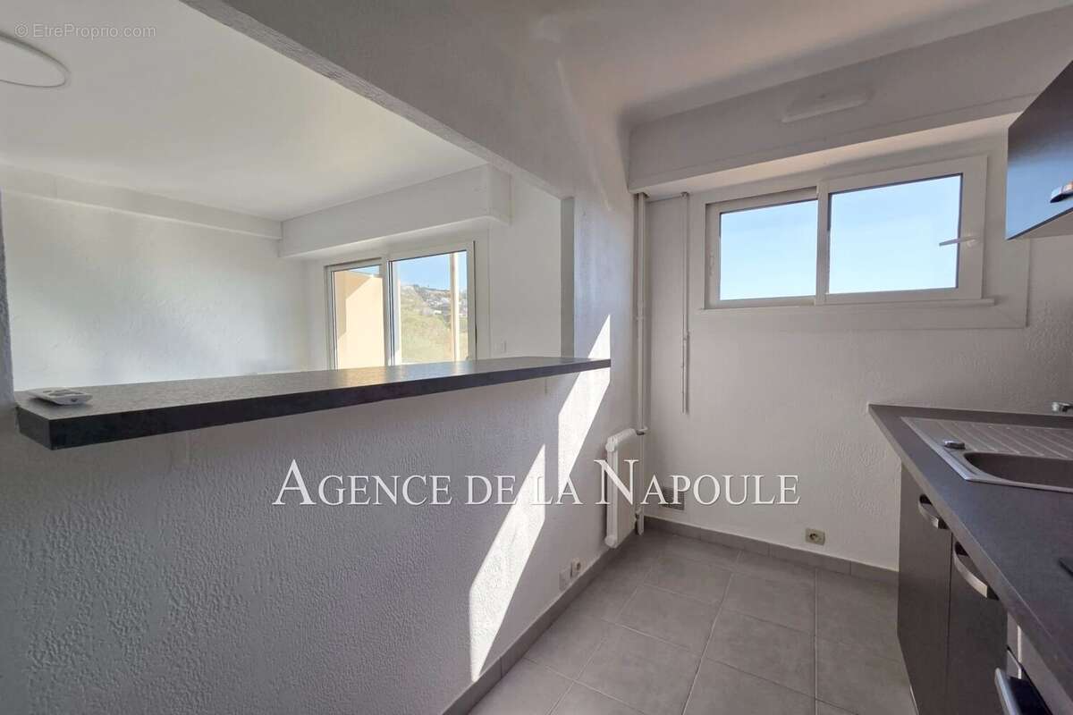 Appartement 40 m² à Mandelieu-La-Napoule  - photo 6