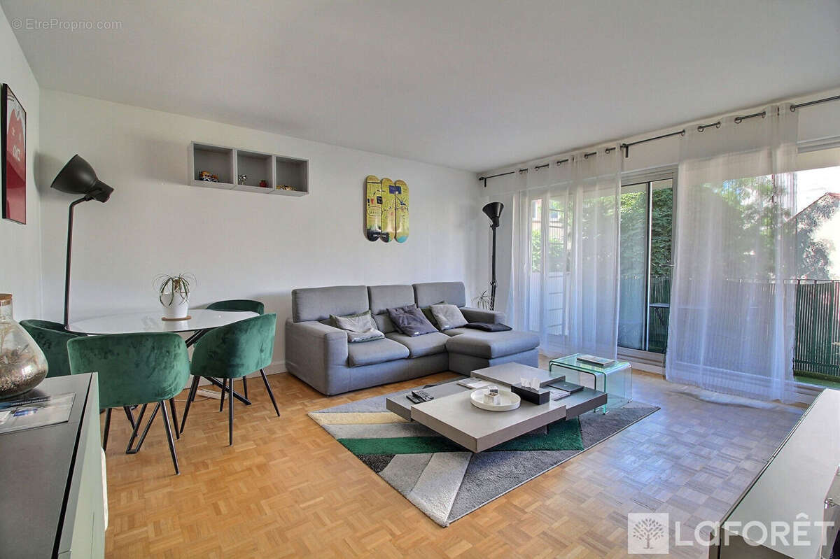 Appartement à LA GARENNE-COLOMBES