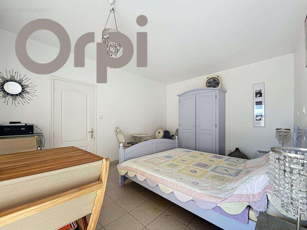 Maison à LES ISSAMBRES