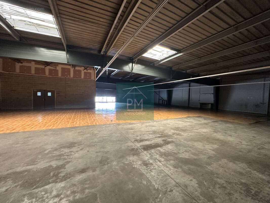 Opportunité rare   local commercial indépendant 1 156 m2   terrain 5 000 m2 - photo 4