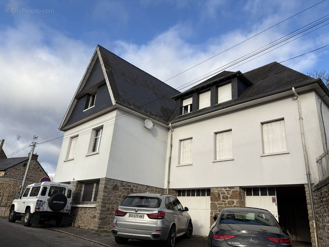 Maison à AMBRIERES-LES-VALLEES