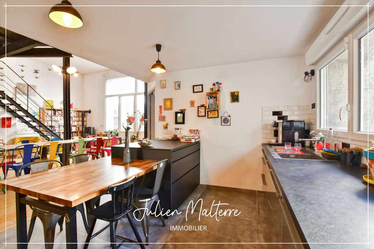 SAINT ETIENNE (42) - Exceptionnel LOFT de 165 m² avec 5 chambres et garage - Quartier Tréfilerie - photo 9