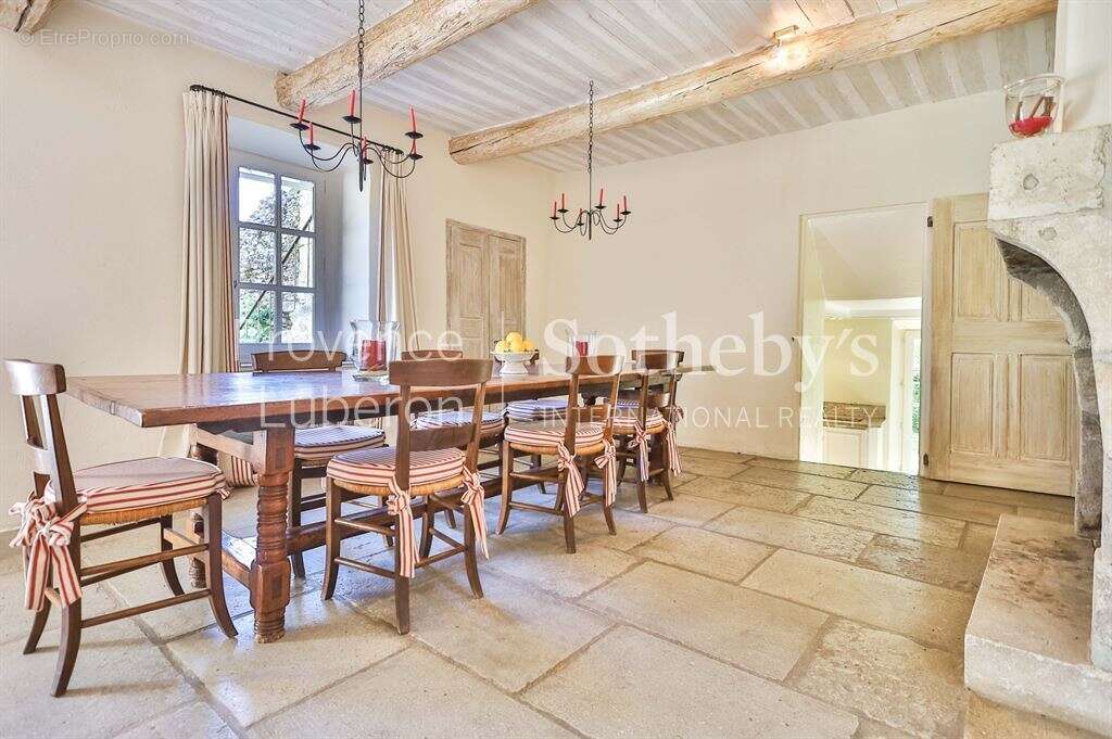 Maison à GORDES