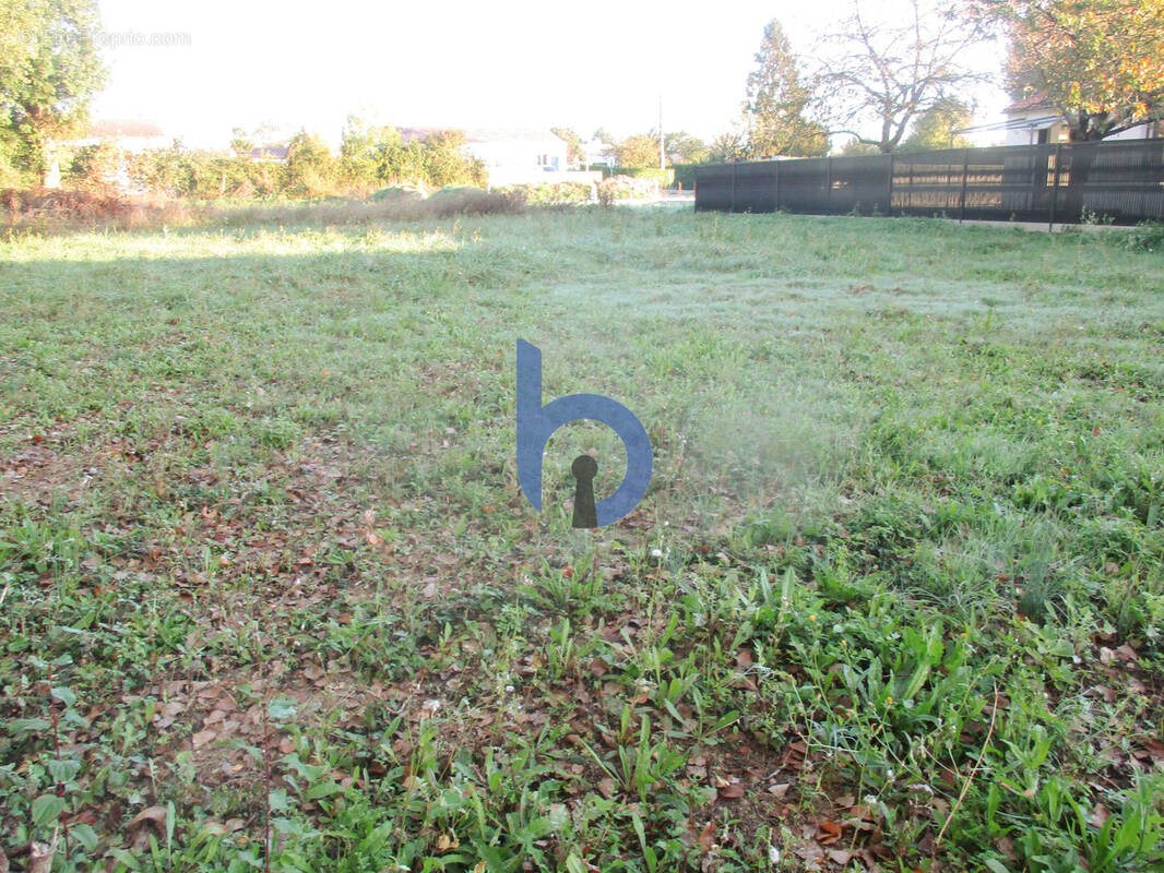 Terrain à COMMEQUIERS