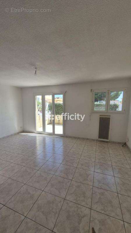 Maison 74 m² à Agde  - photo 3