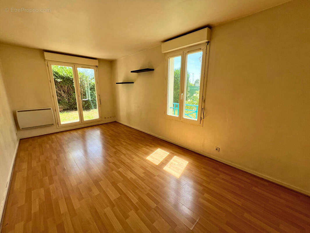 Appartement à LE PERRAY-EN-YVELINES