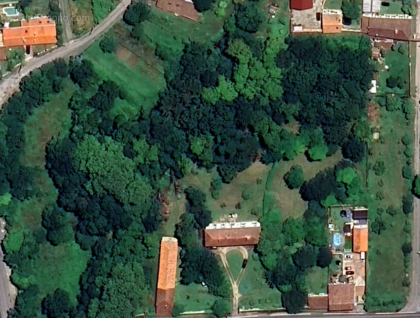 Maison à SAINT-GERMAIN-DE-MARENCENNES