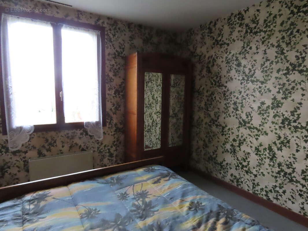 Maison à BELLENAVES